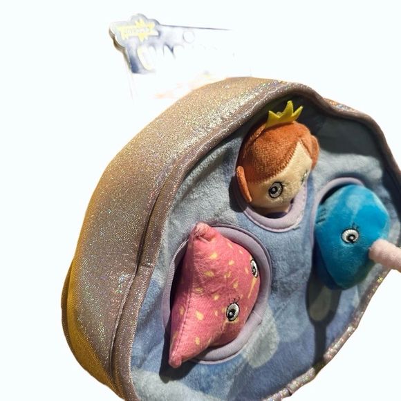 Joyhound Burrow Shell Hide N Peak Classroom Dog Toy 14" Plush Squeaker Ocean - Picture 3 of 5